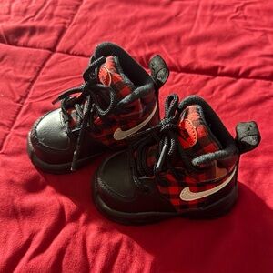 Nike Baby Black and Red Plaid Hightop Boots